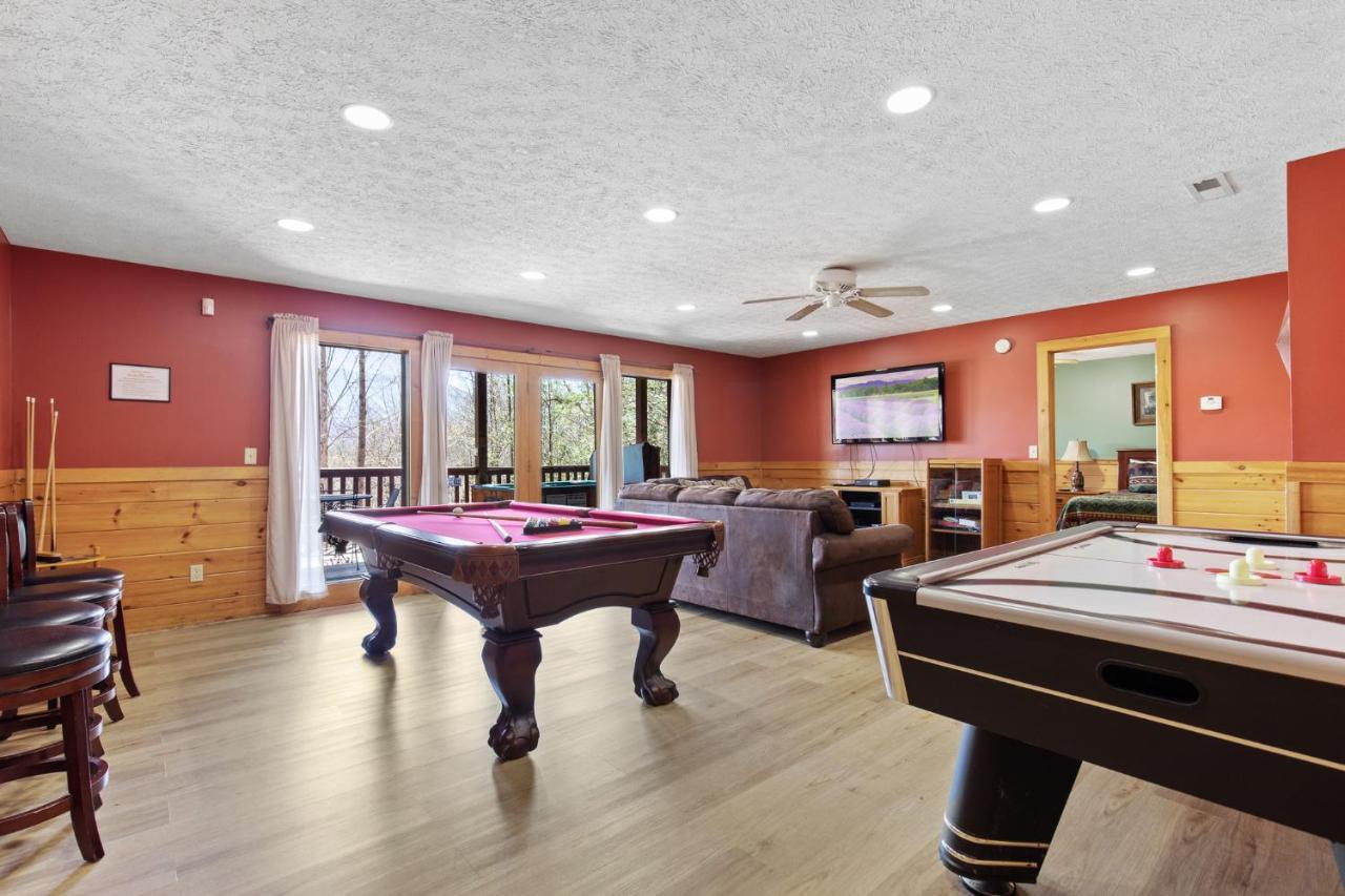 Above The Clouds, 4 Bedrooms, Pool Access, Private, Gaming, Sleeps 16 Gatlinburg Ngoại thất bức ảnh