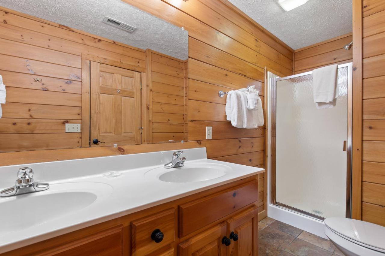 Above The Clouds, 4 Bedrooms, Pool Access, Private, Gaming, Sleeps 16 Gatlinburg Ngoại thất bức ảnh