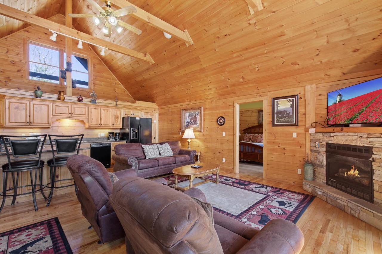 Above The Clouds, 4 Bedrooms, Pool Access, Private, Gaming, Sleeps 16 Gatlinburg Ngoại thất bức ảnh